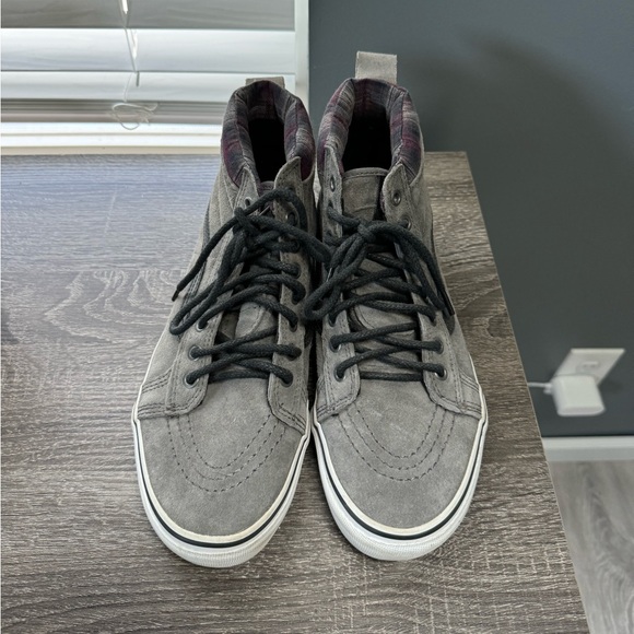 Vans - Picture 2 of 3